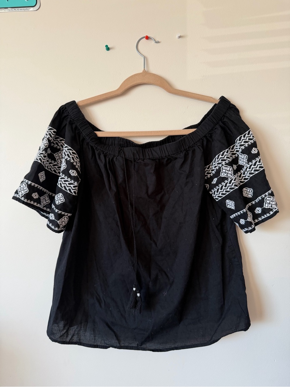 Old Navy Black Off-Shoulder Embroidered Sleeve Top